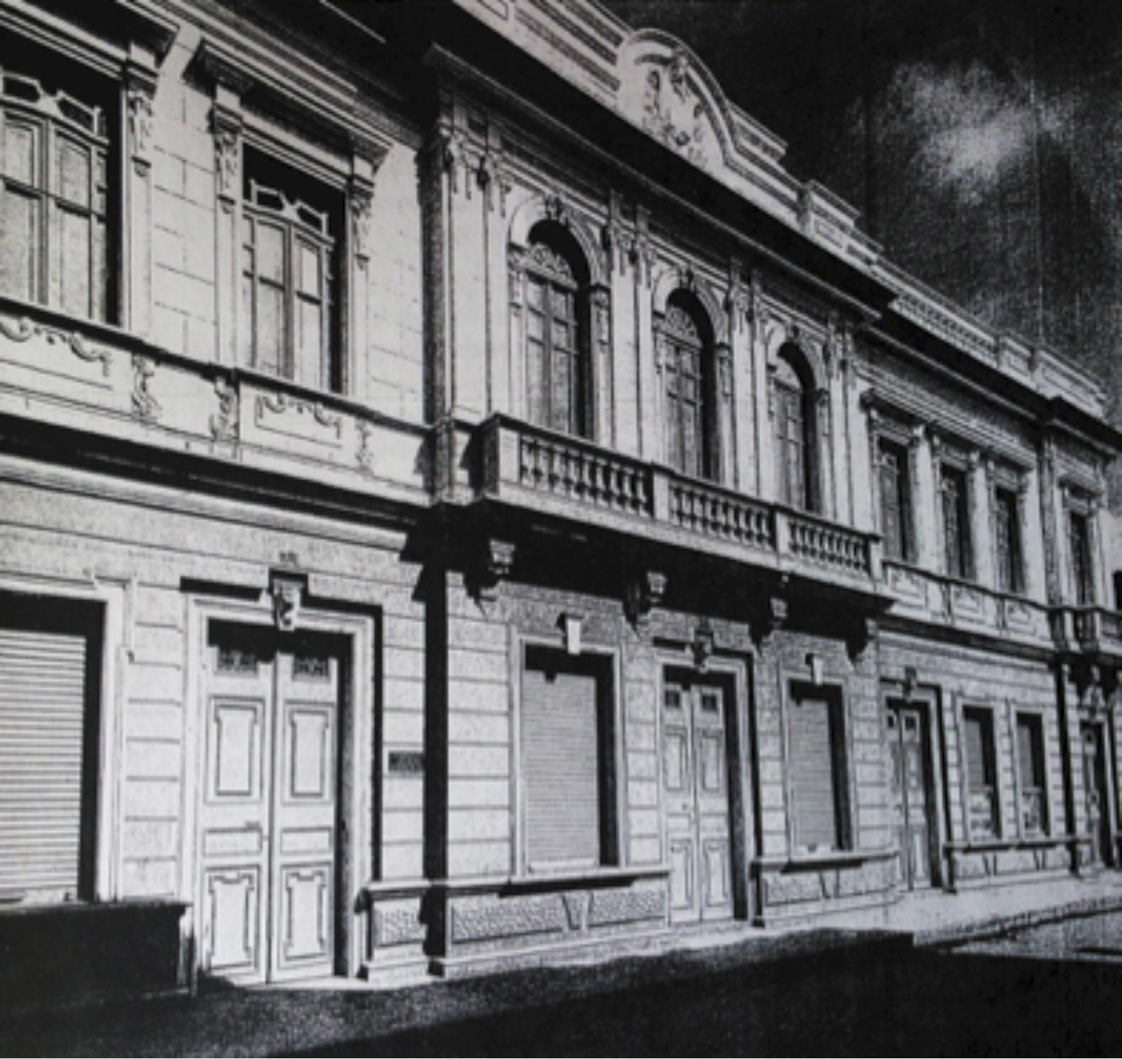 Fig. 3. Casa familiar en Carvajal. Carrera 5ª entre calle 15 y 16. Fuente: Carvajal Cien Años: edición conmemorativa, 1904-2004. (2004). Carvajal, Colombia, p. 22.